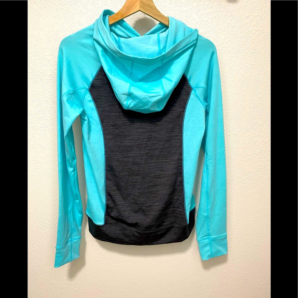 Under Armour pullover - Picture 2 of 3